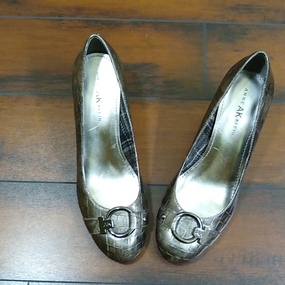 9 1/2 Anne Klein